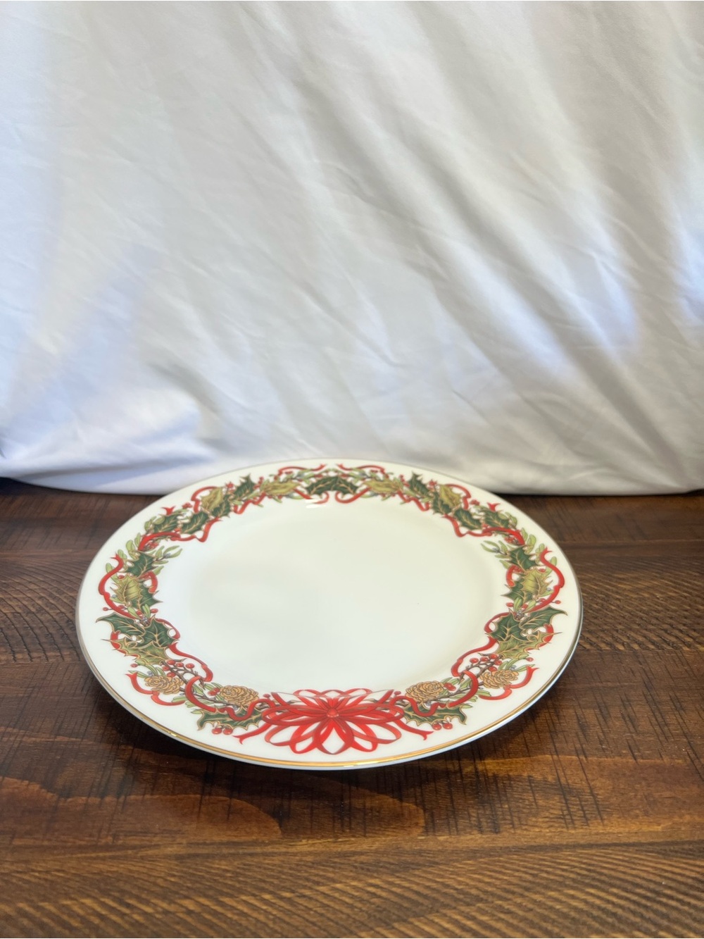 Andrea by Sadek “Christmas Garland” Porcelain Salad Plate 8.25”